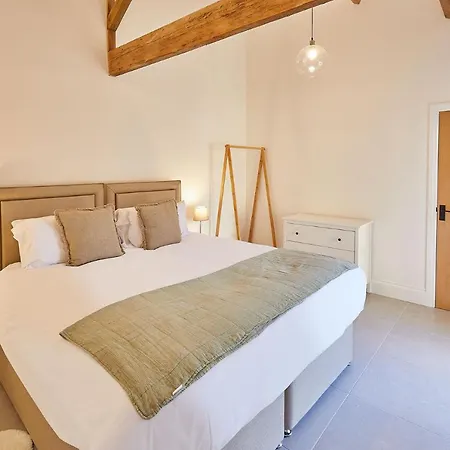 Wold's View * Yedingham